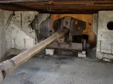 German 88 m/m left under National Guard Memorial WN 72.